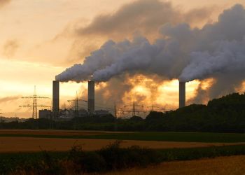 Redusert bruk av fossile brensler og utslipp av klimagasser vil ifølge Eckbo ikke bidra til å begrense rasering av natur og ødeleggelse av liv. De underliggende, fundamentale problemstillingene dreier seg ikke om energiomdanning og hvor mye energi vi bruker, men hva vi bruker den til.